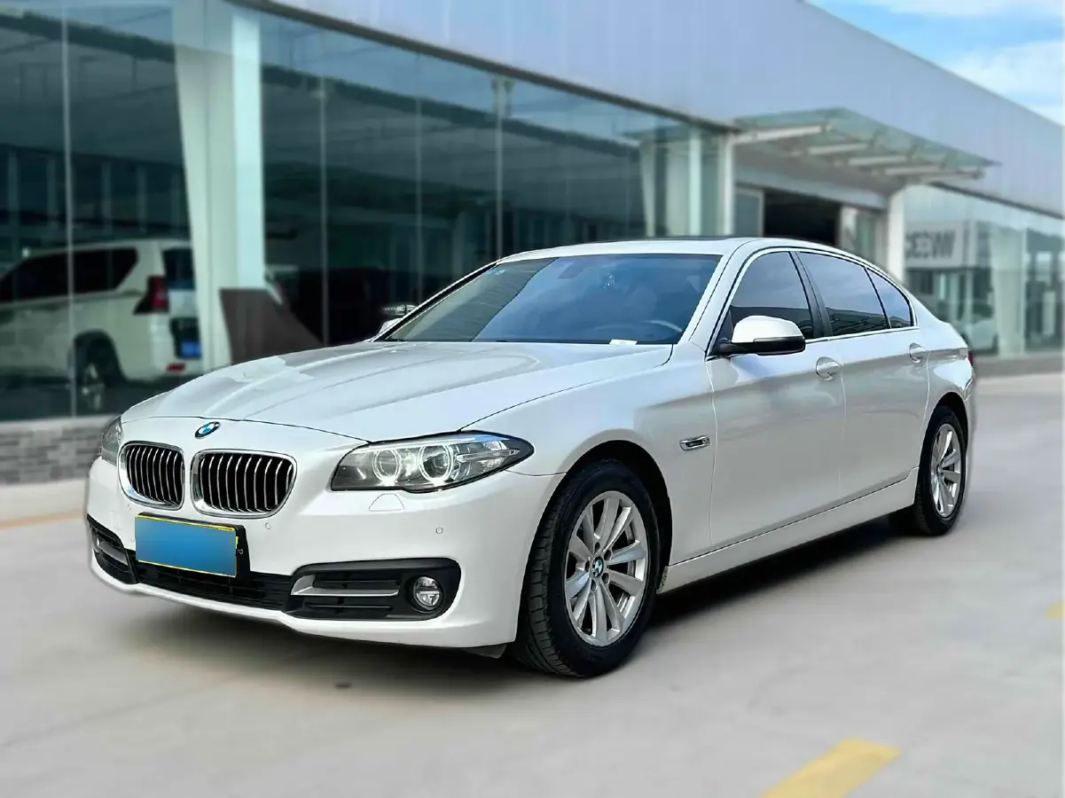 2014 BMW 5 Series 2.0T 184HP L4 8AT