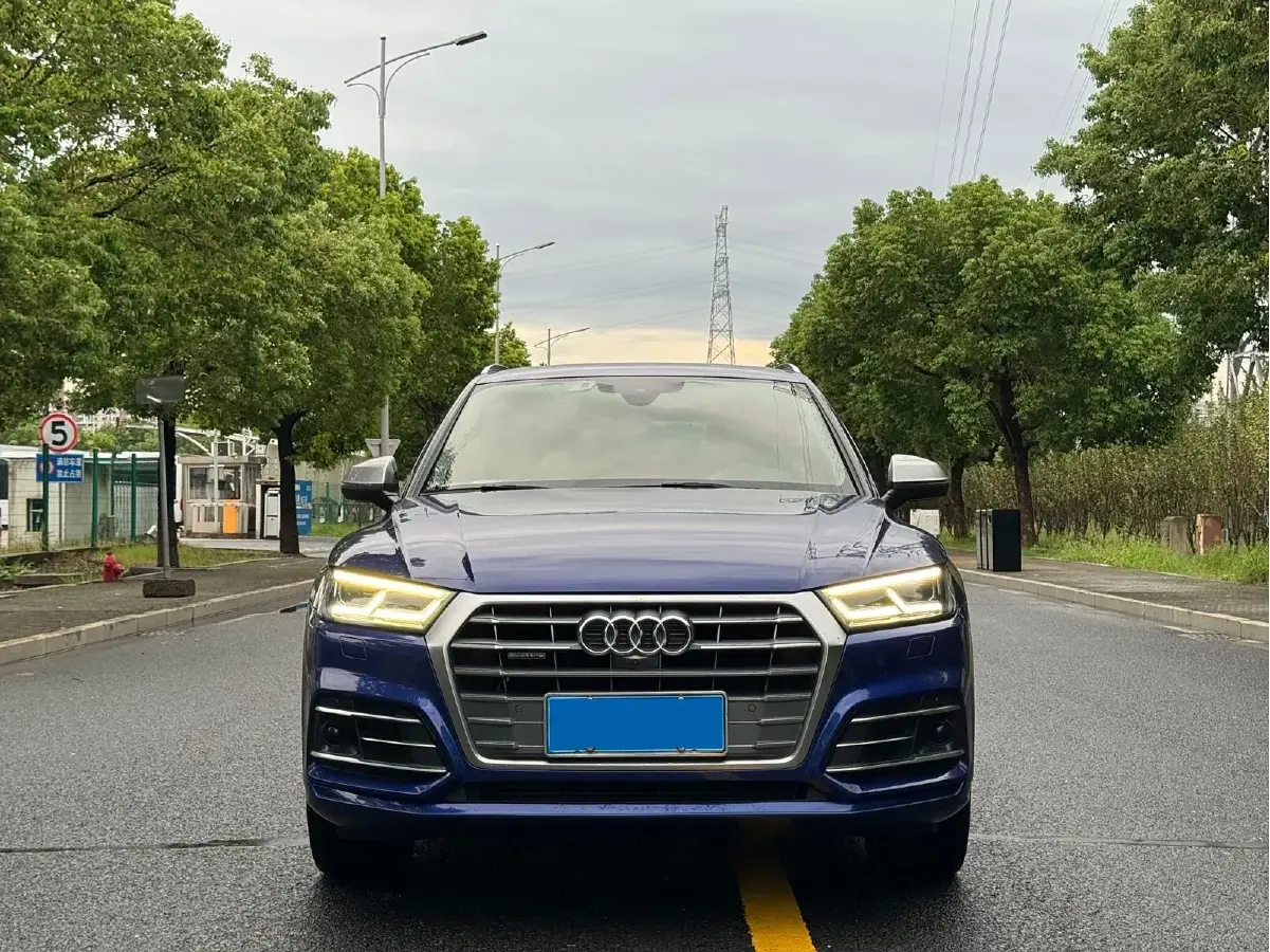 2018 Audi Q5L 2.0T 252HP L4 7DCT