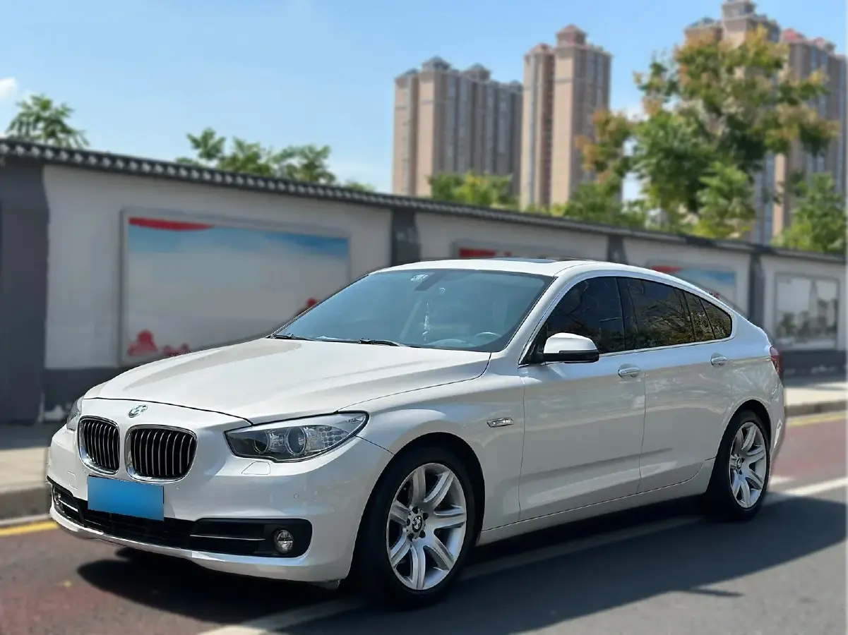 2015 BMW 5 Series GT 2.0T 245HP L4 8AT