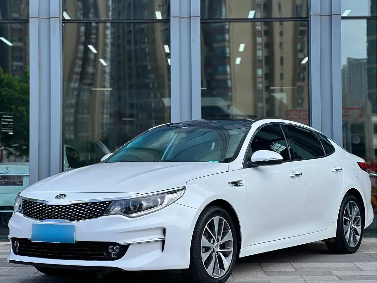 2016 Kia K5 2.0L 161HP L4 6AT