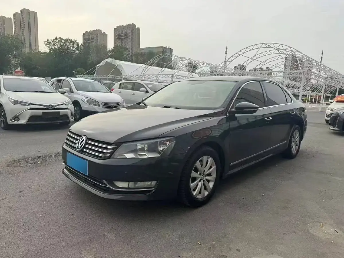 2011 Volkswagen Passat 1.8T 160HP L4 7DCT