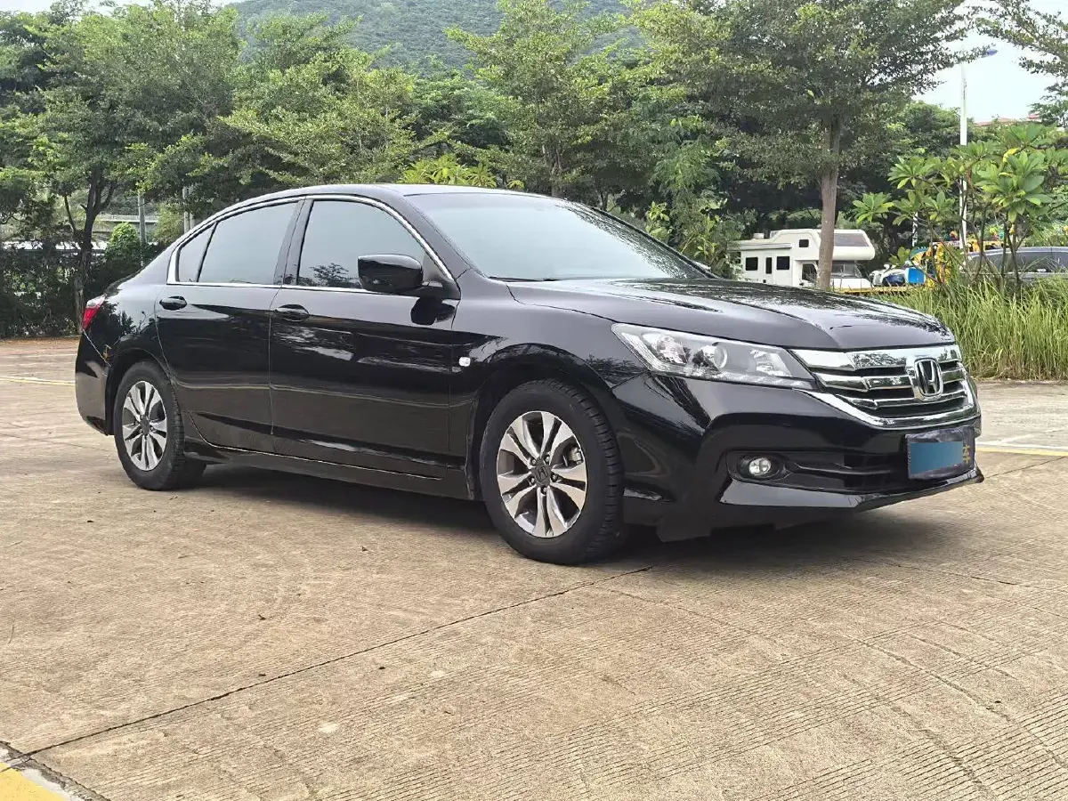 2015 Honda Accord 2.0L 155HP L4 CVT