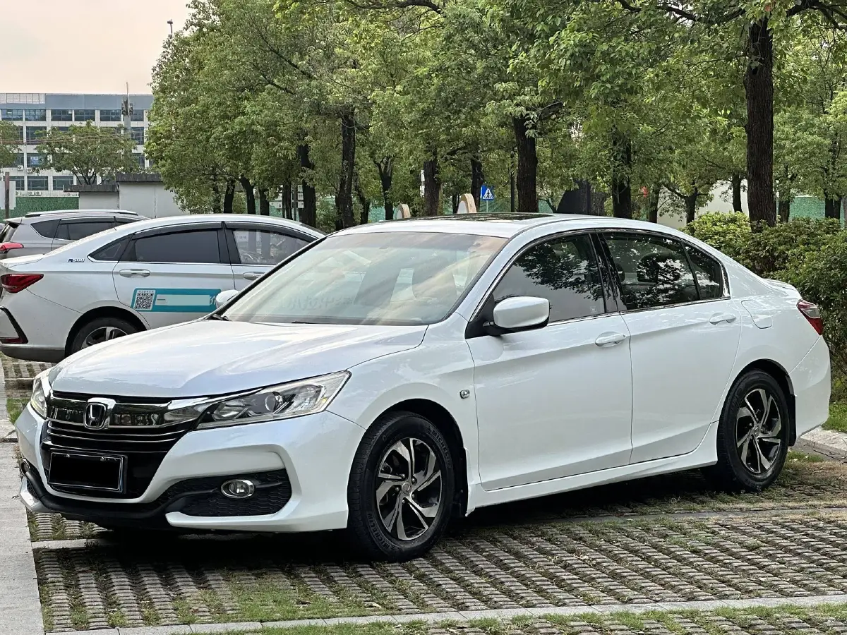 2016 Honda Accord 2.0L 155HP L4 CVT