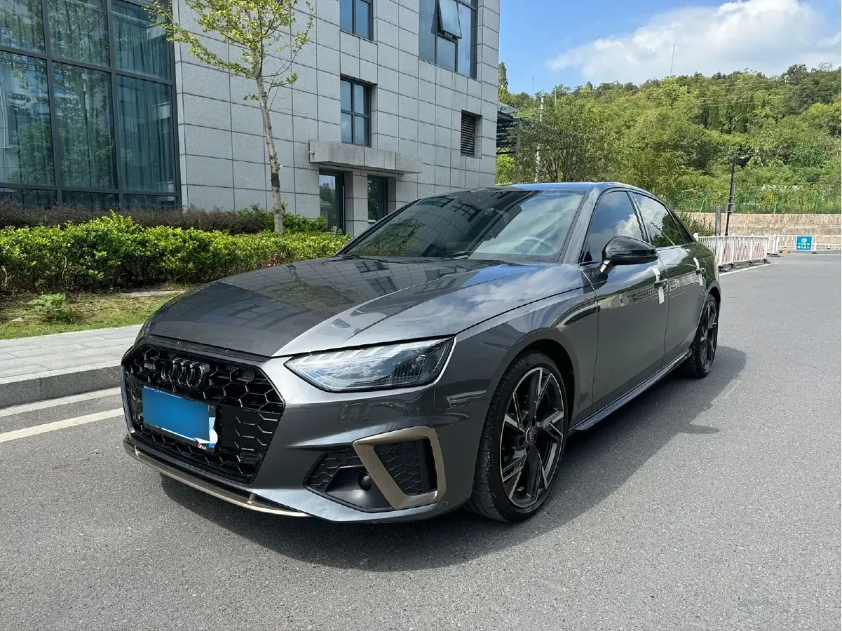 2024 Audi A4L 2.0T 190HP L4 7DCT