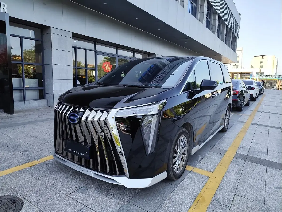 2023 GAC Trumpchi M8 2.0T 190HP L4 E-CVT Hybrid