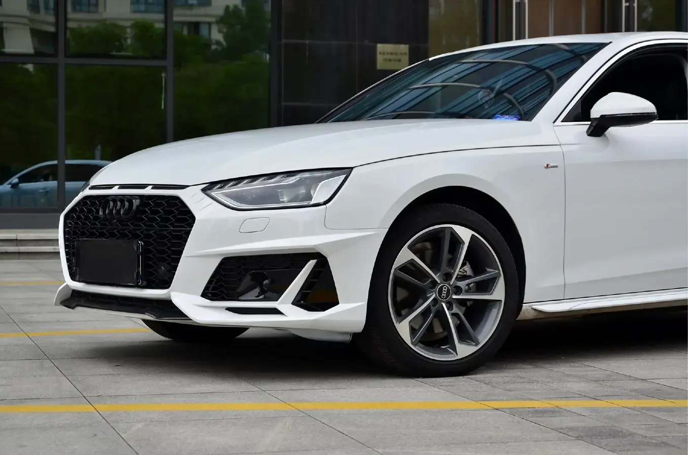 2022 Audi A4L 2.0T 190HP L4 7DCT