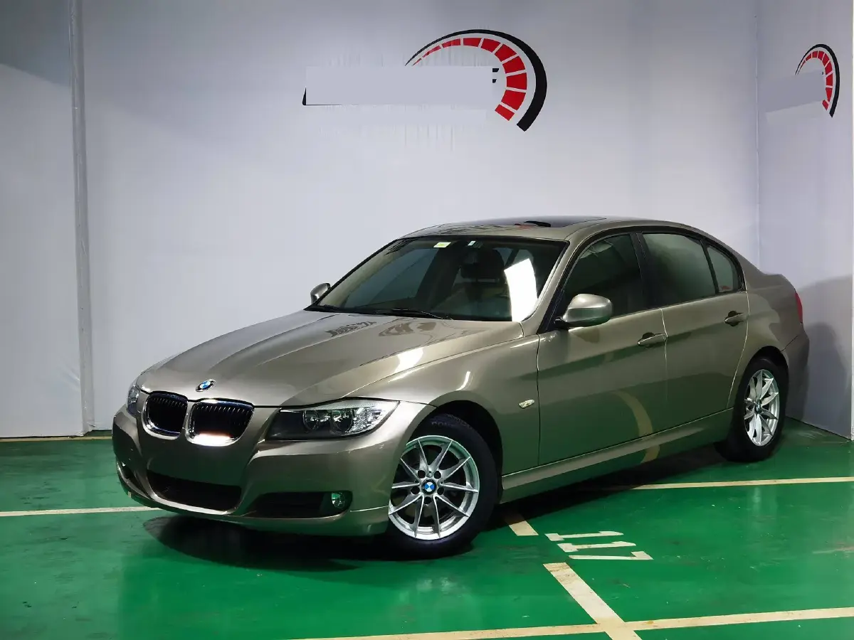 2012 BMW 3 Series 2.0L 136HP L4 6AT