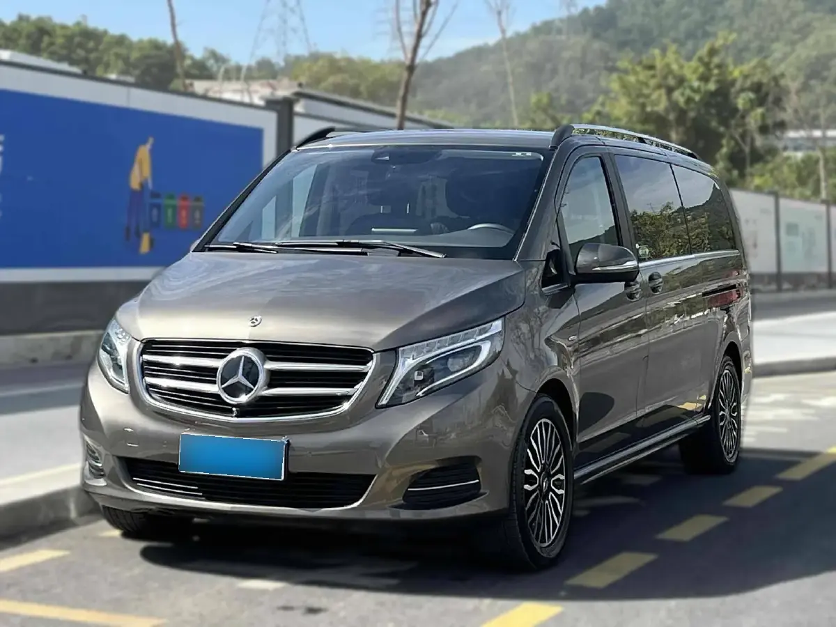2017 Mercedes-Benz V Class 2.0T 211HP L4 7AT
