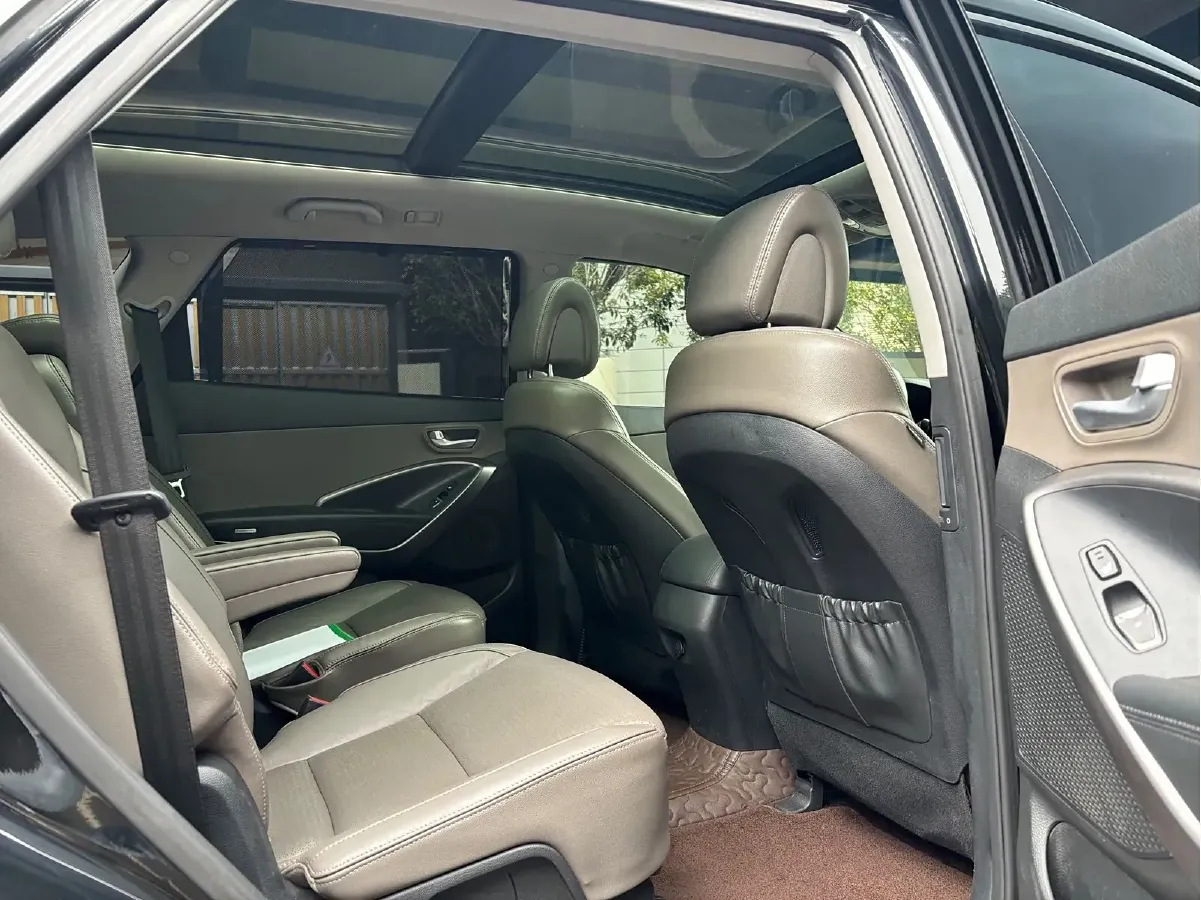 2013 Hyundai Grand SantaFe 3.0L 264HP V6 6AT,autocango,china used car exporter,china ev exporter,chinese used car exporter,chinese used ev exporter