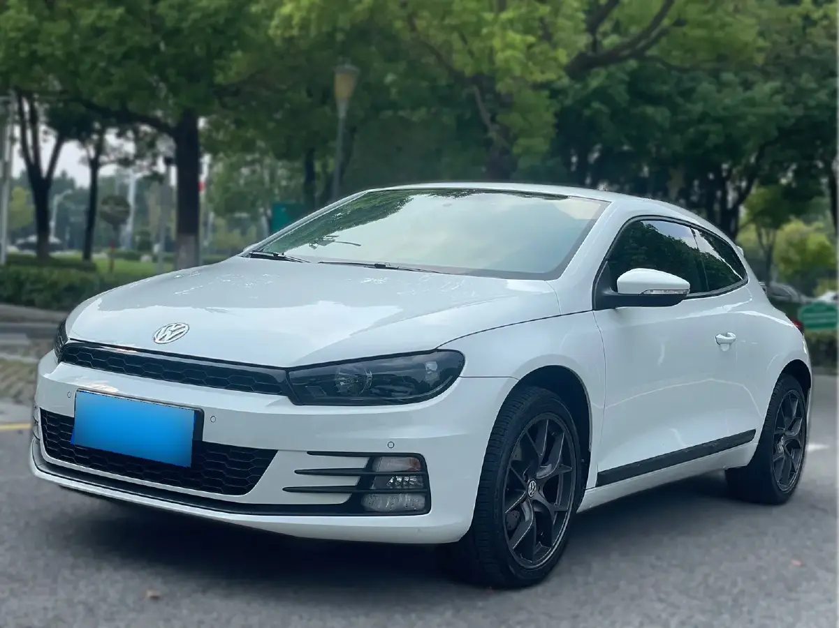 2015 Volkswagen Scirocco 1.4T 122HP L4 7DCT