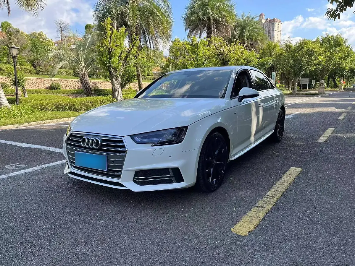 2018 Audi A4L 2.0T 190HP L4 7DCT