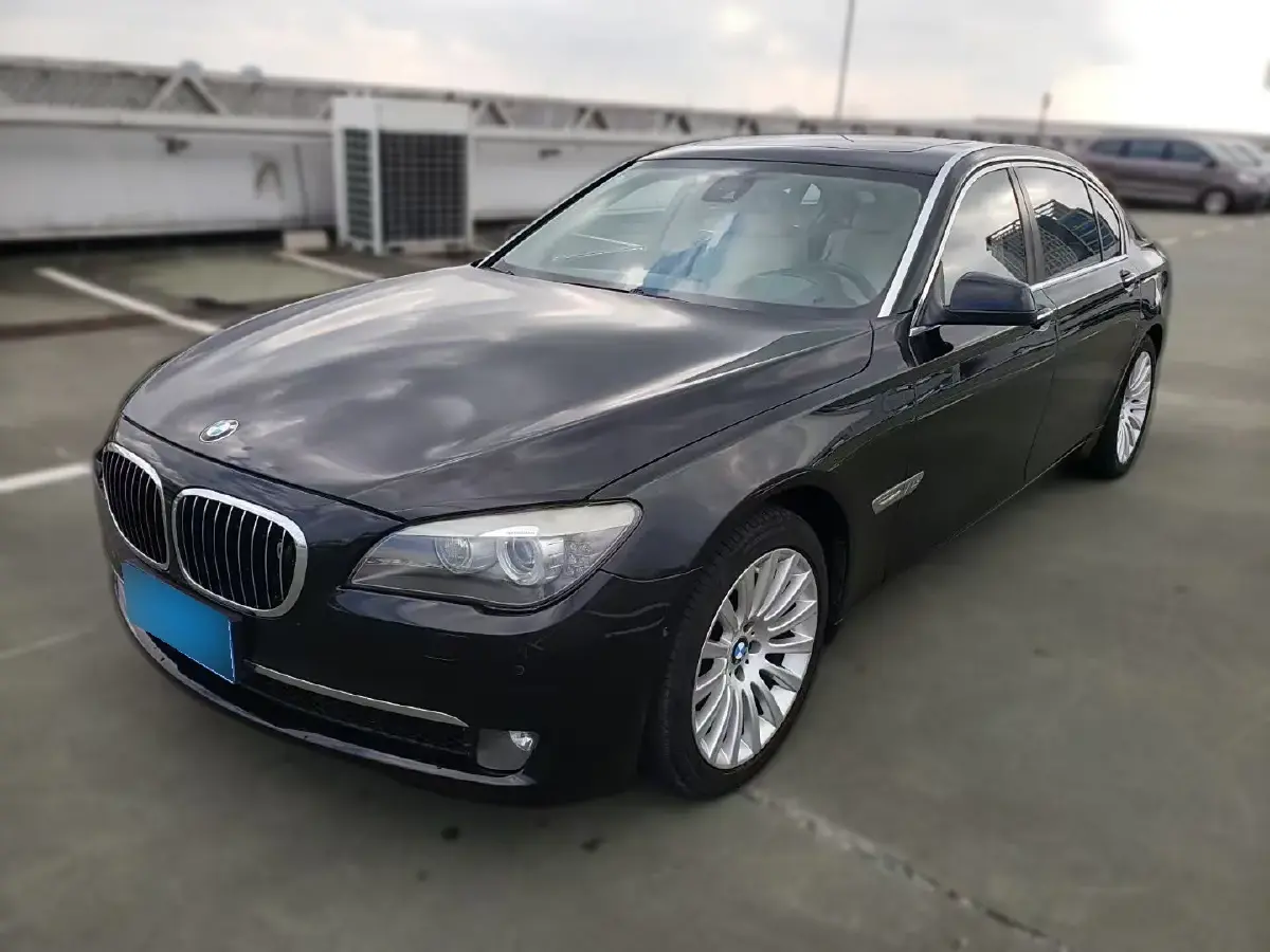 2011 BMW 7 Series 6.0T 544HP V12 8AT