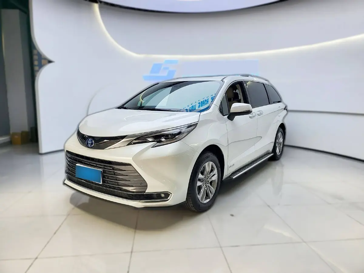 2021 Toyota Sienna 2.5L 192HP L4 E-CVT Hybrid