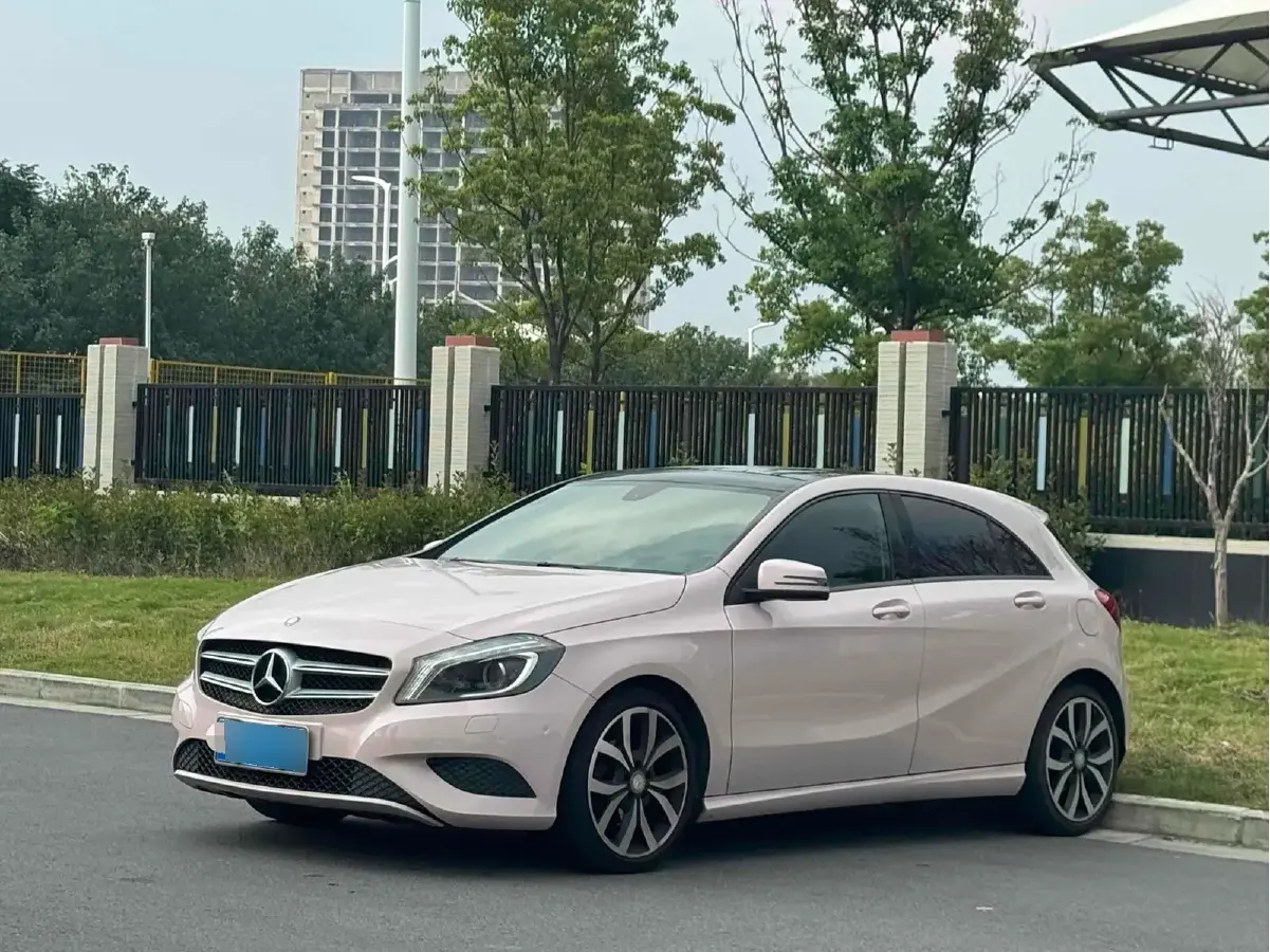 2015 Mercedes-Benz A Class 1.6T 156HP L4 7DCT