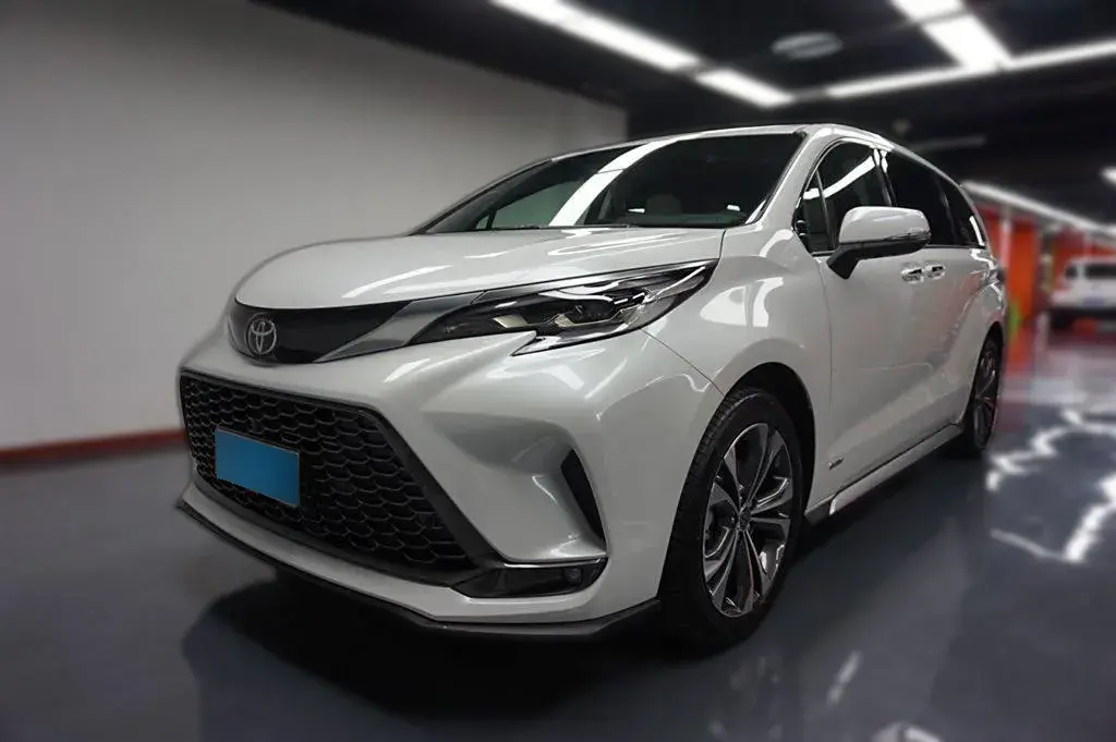 2024 Toyota Granvia 2.5L 189HP L4 E-CVT Hybrid