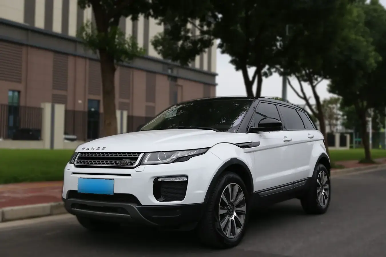 2018 Land Rover Range Rover Evoque 2.0T 241HP L4 9AT