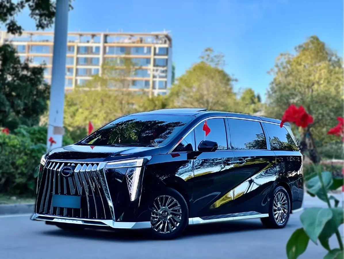 2023 GAC Trumpchi M8 2.0T 190HP L4 E-CVT Hybrid