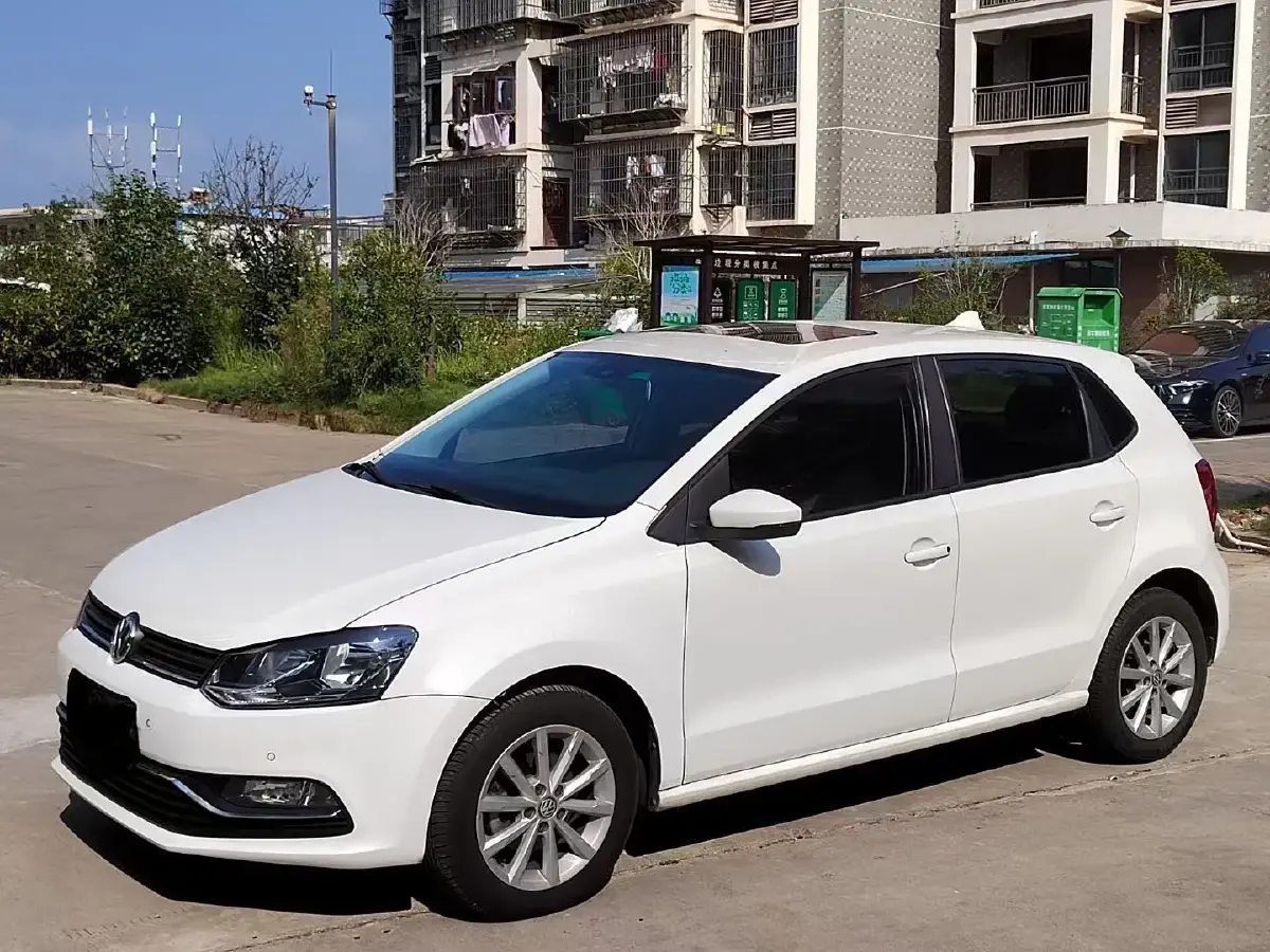 2014 Volkswagen Polo 1.6L 110HP L4 6AT