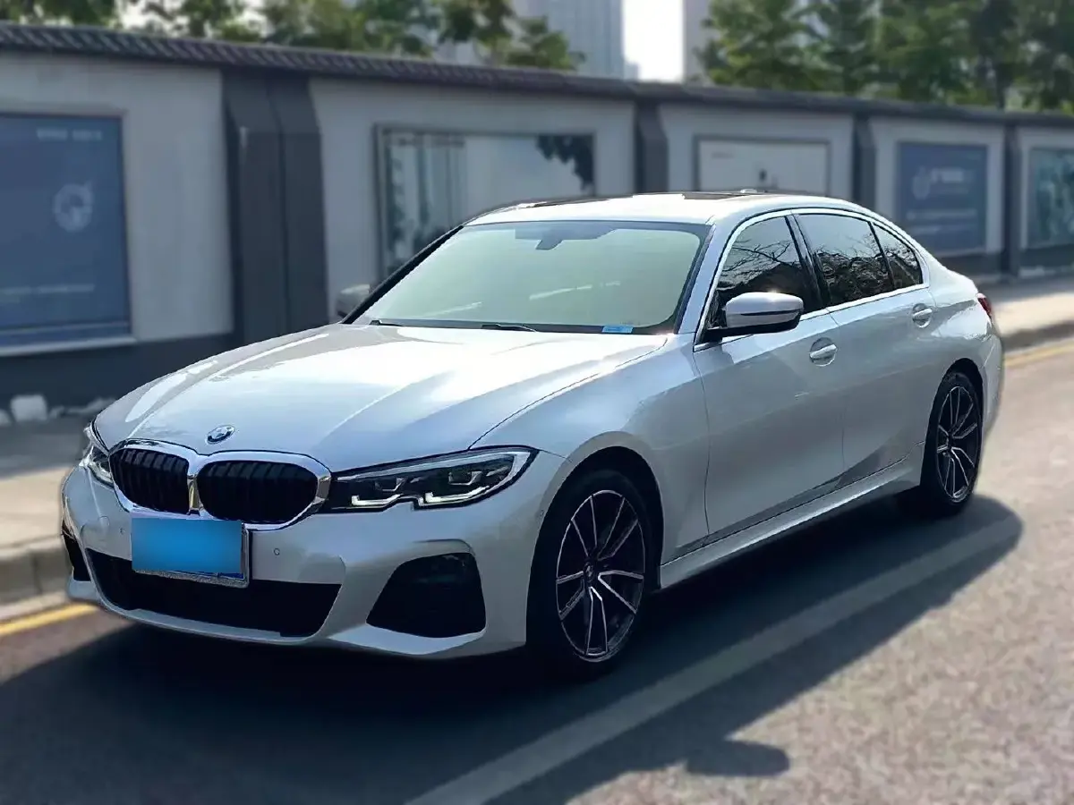 2022 BMW 3 Series 2.0T 156HP L4 8AT
