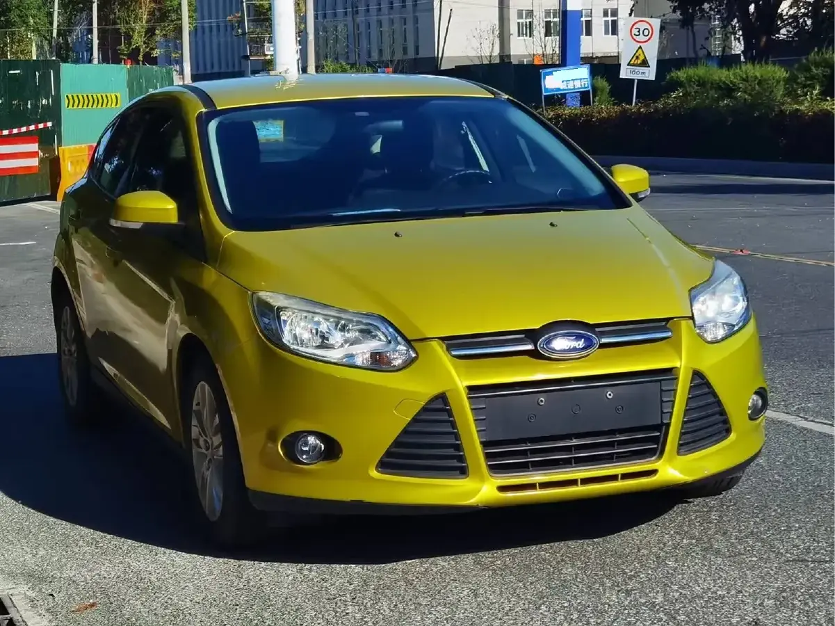 2012 Ford Focus 1.6L 125HP L4 5MT