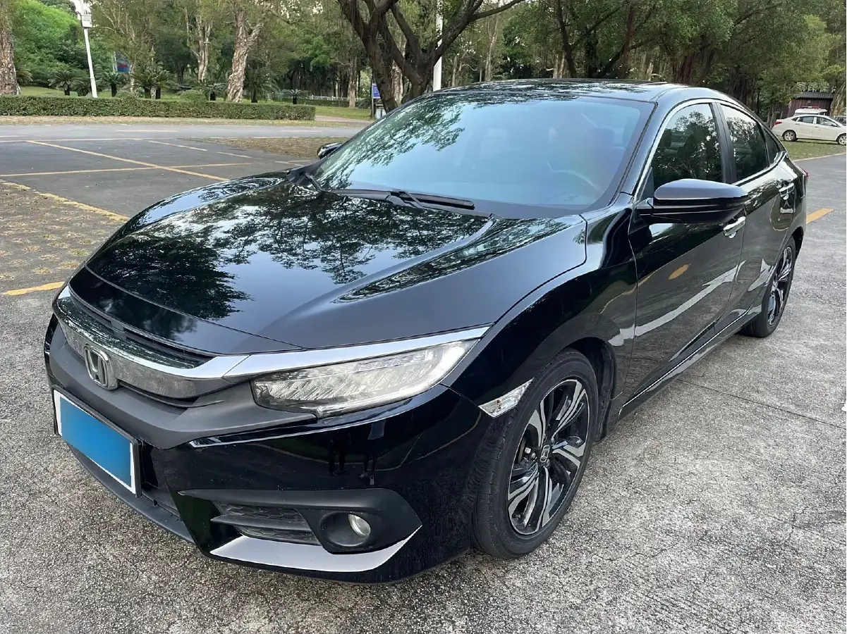 2016 Honda Civic 1.5T 177HP L4 CVT