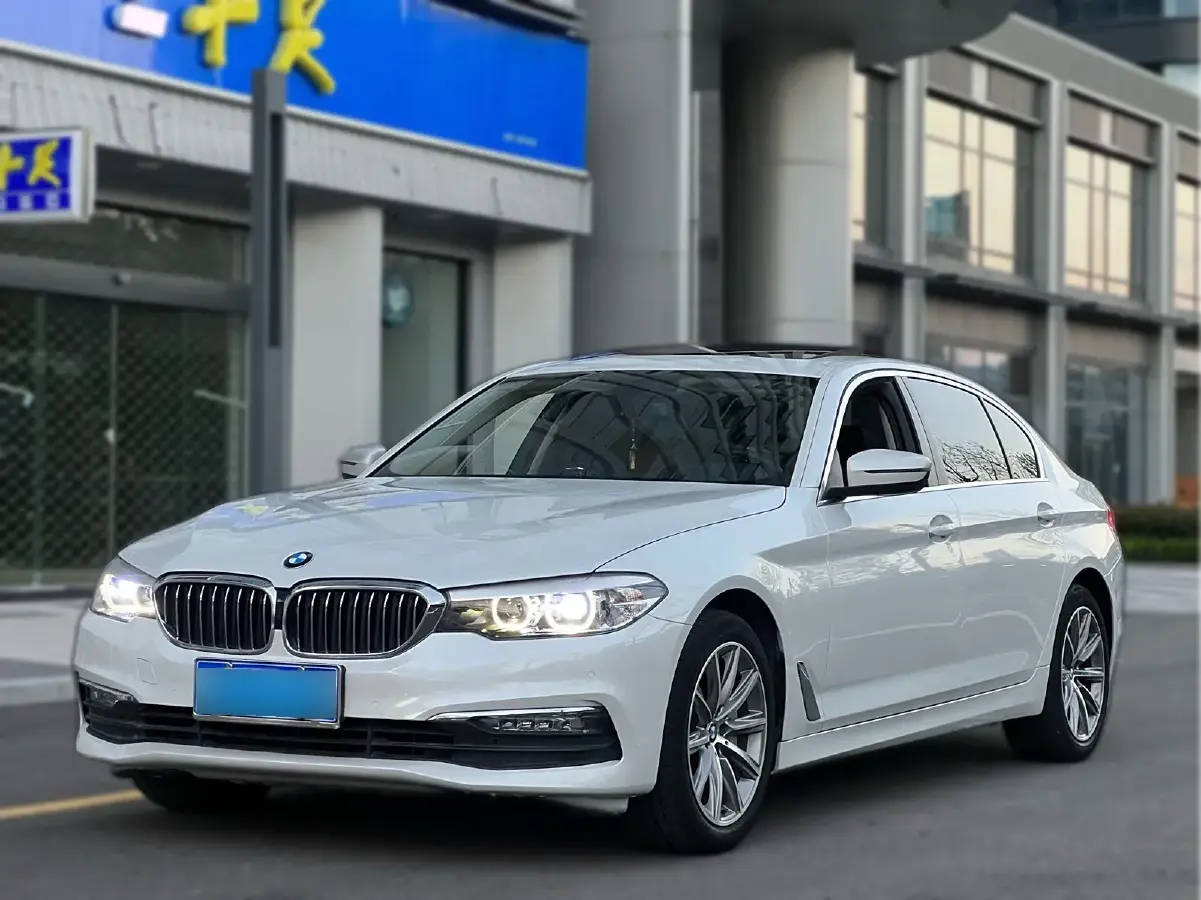 2018 BMW 5 Series 2.0T 224HP L4 8AT