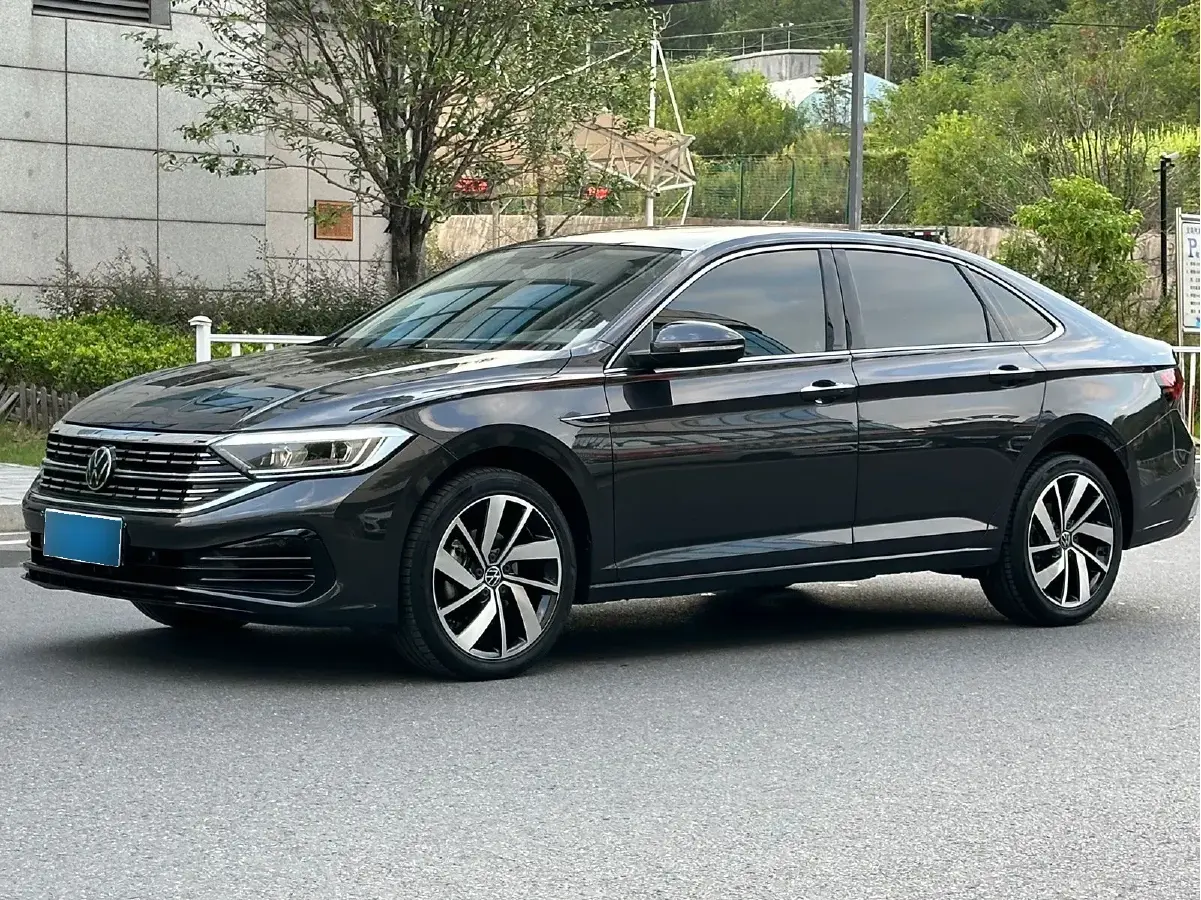 2023 Volkswagen Sagitar 1.5T 160HP L4 7DCT