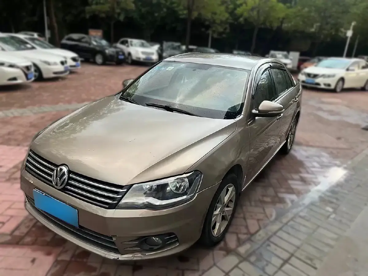 2015 Volkswagen Bora 1.6L 105HP L4 5MT