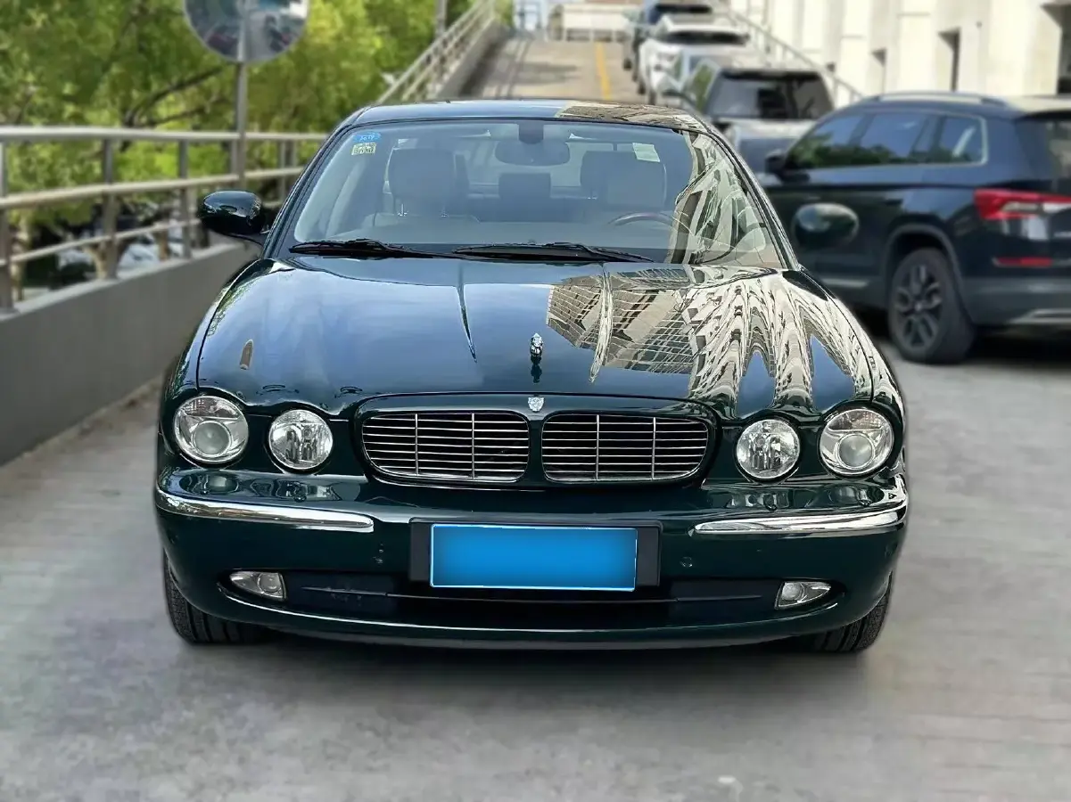 2005 Jaguar XJ 3.0L 244HP V6 6AT