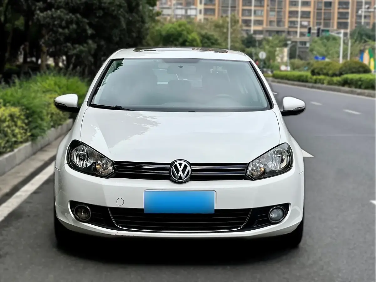 2012 Volkswagen Golf 1.6L 105HP L4 6AT