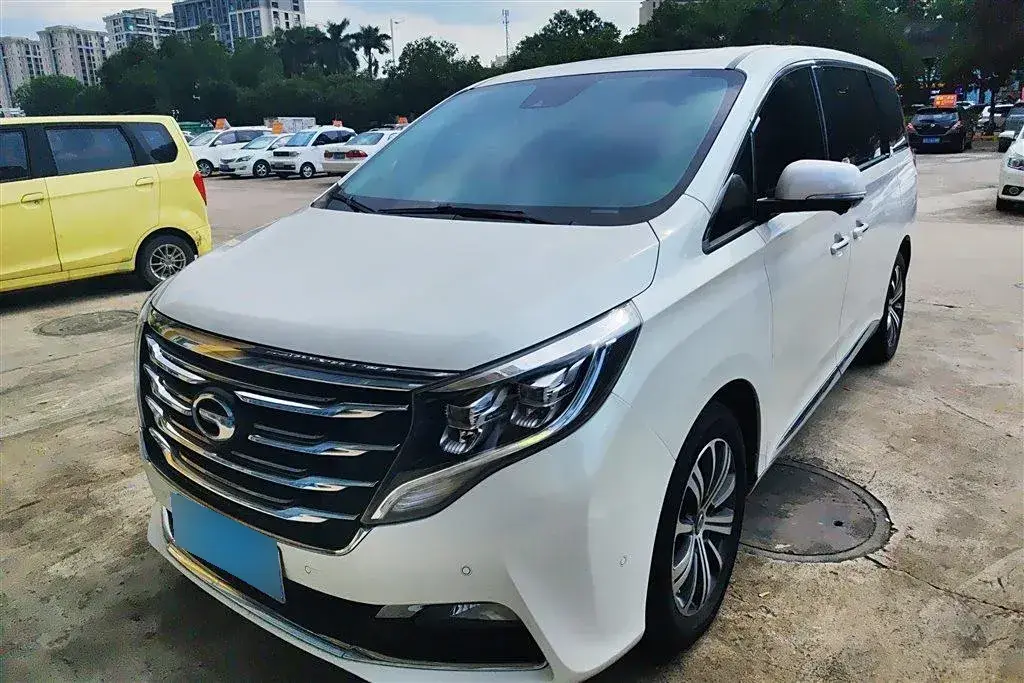 2018 GAC Trumpchi M8 2.0T 201HP L4 6AT