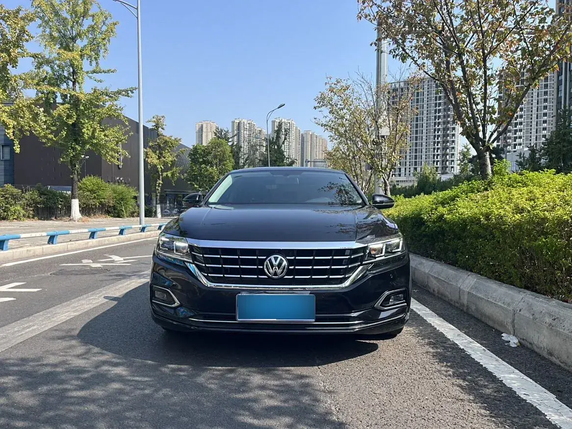 2019 Volkswagen Passat 2.0T 186HP L4 7DCT
