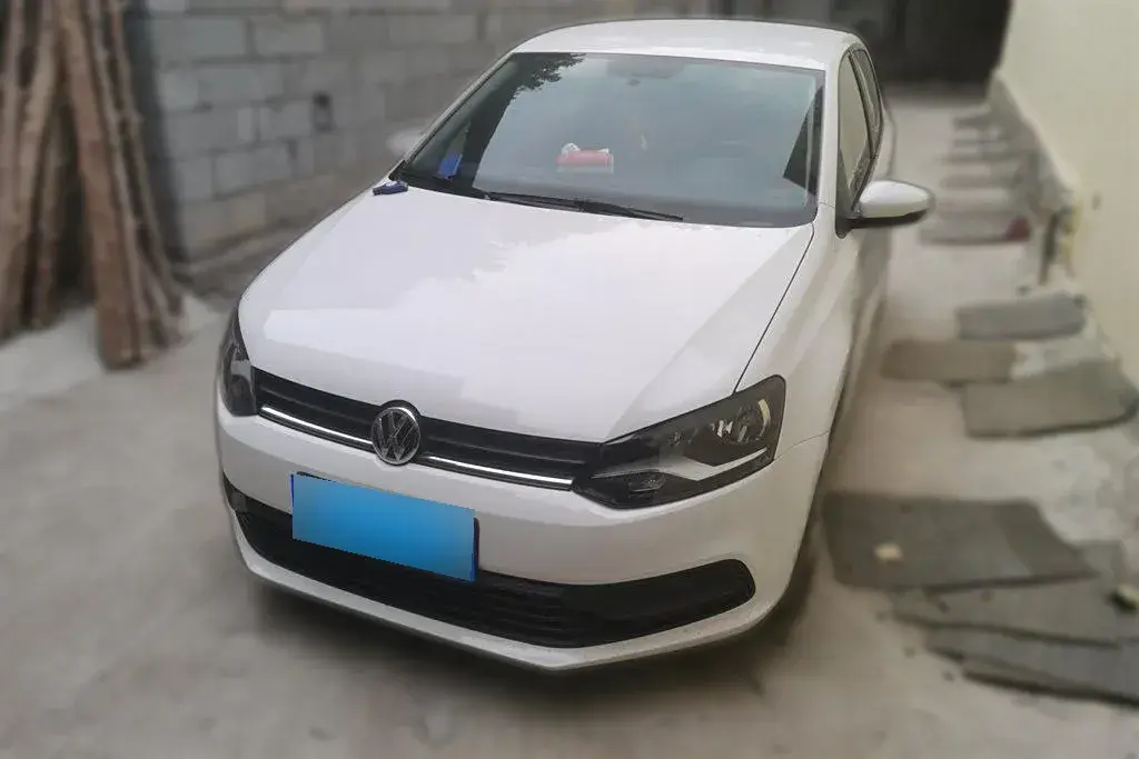 2016 Volkswagen Polo 1.4L 90HP L4 5MT
