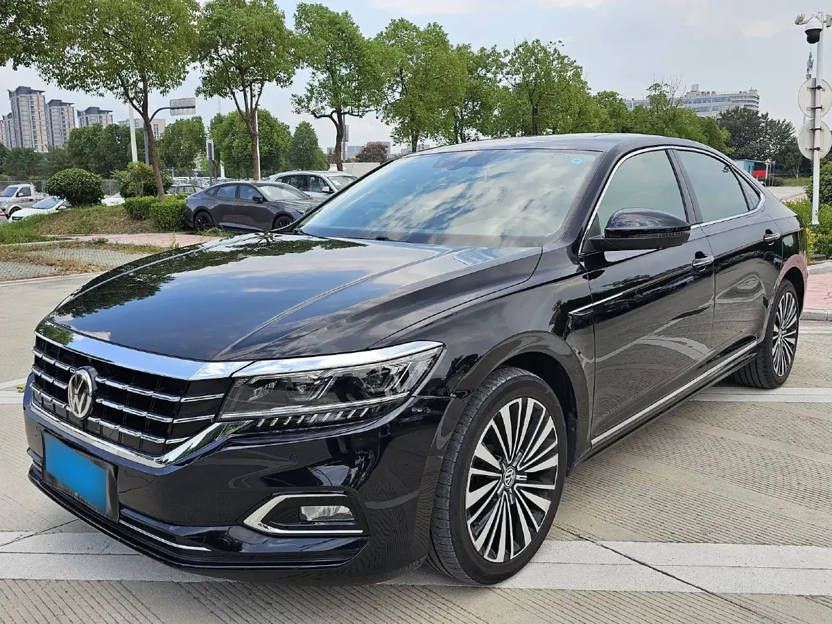 2019 Volkswagen Passat 2.0T 186HP L4 7DCT