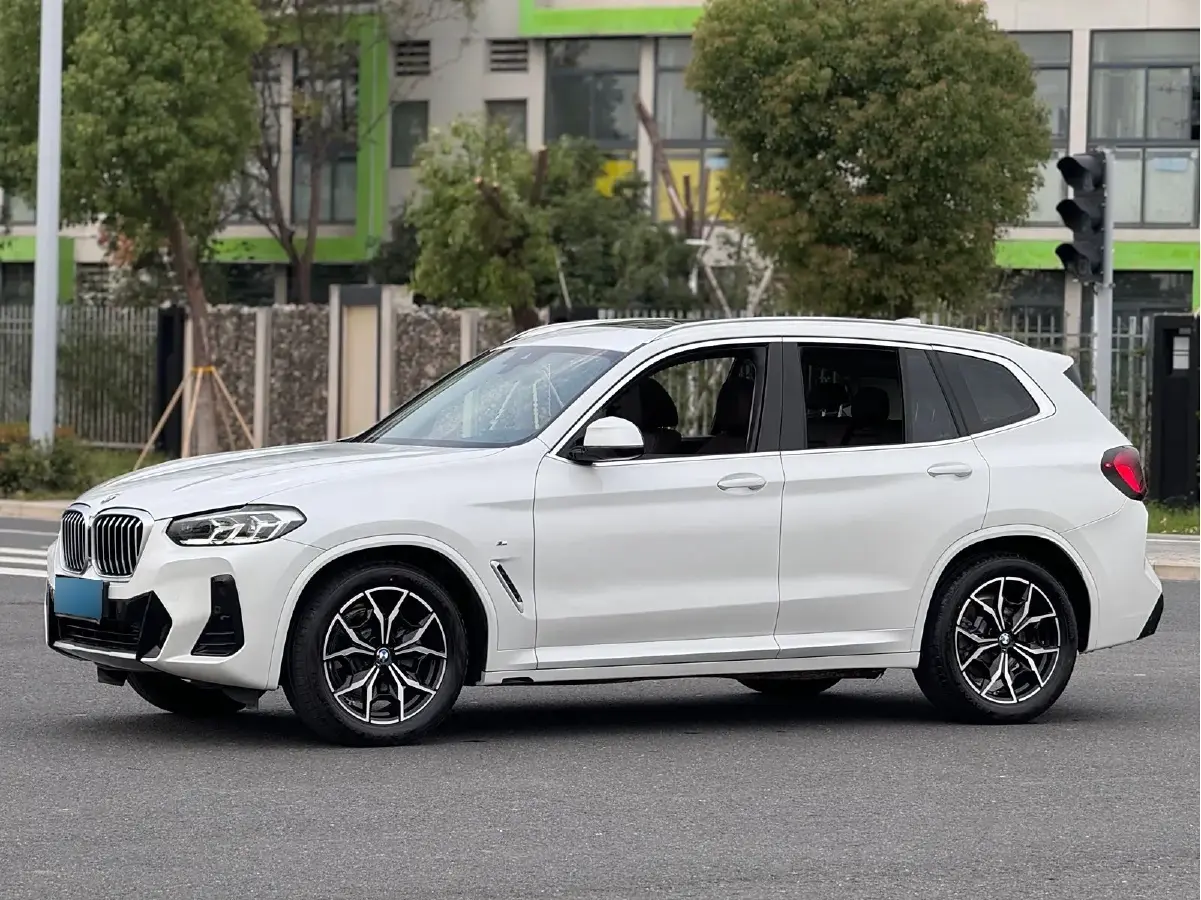 2023 BMW X3 2.0T 184HP L4 8AT