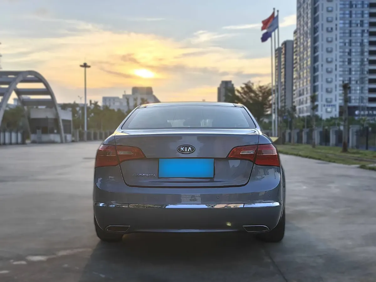 2013 Kia Cadenza 2.4L 173HP L4 6AT,autocango,china used car exporter,china ev exporter,chinese used car exporter,chinese used ev exporter