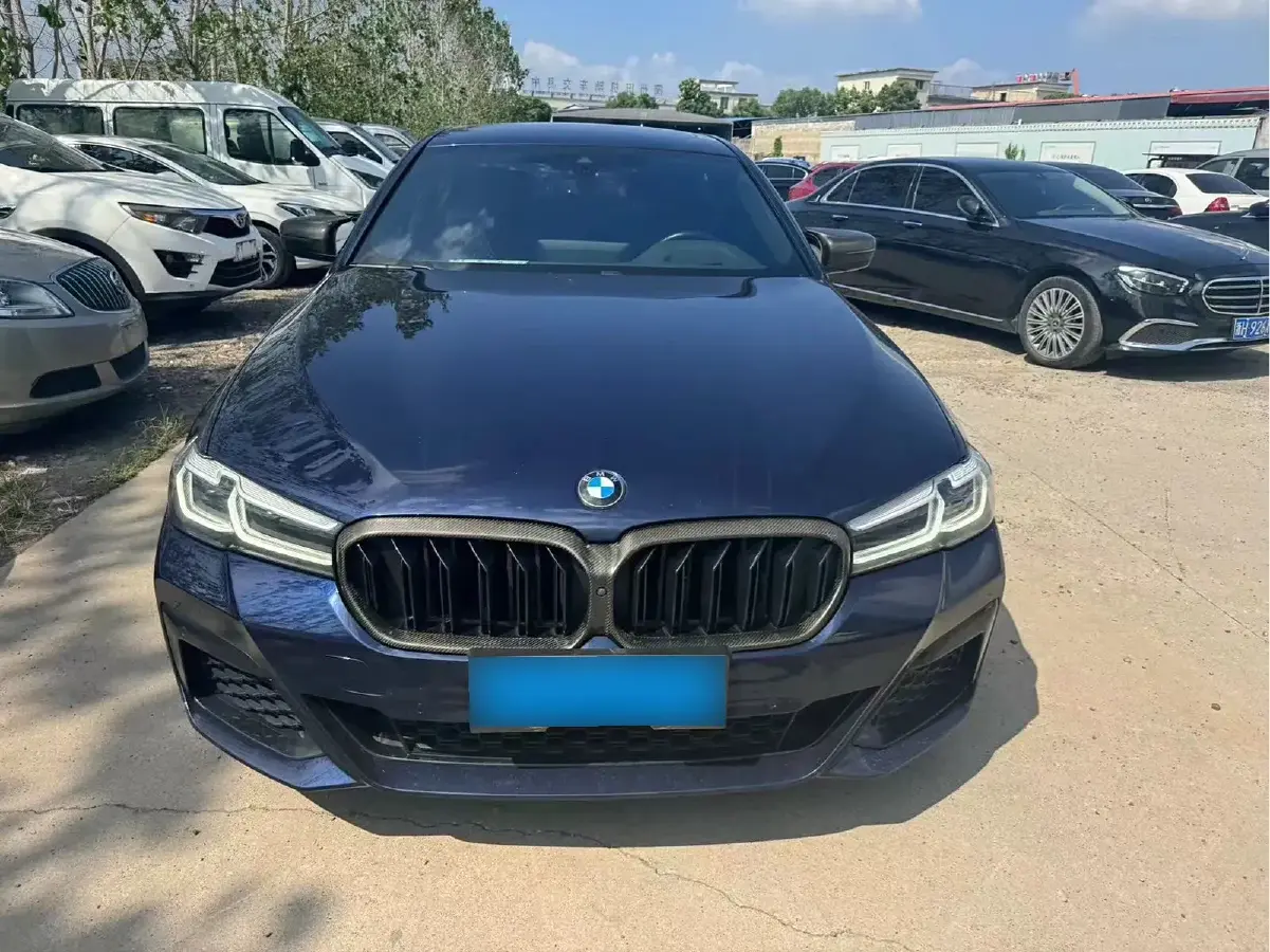 2022 BMW 5 Series 3.0T 340HP L6 8AT