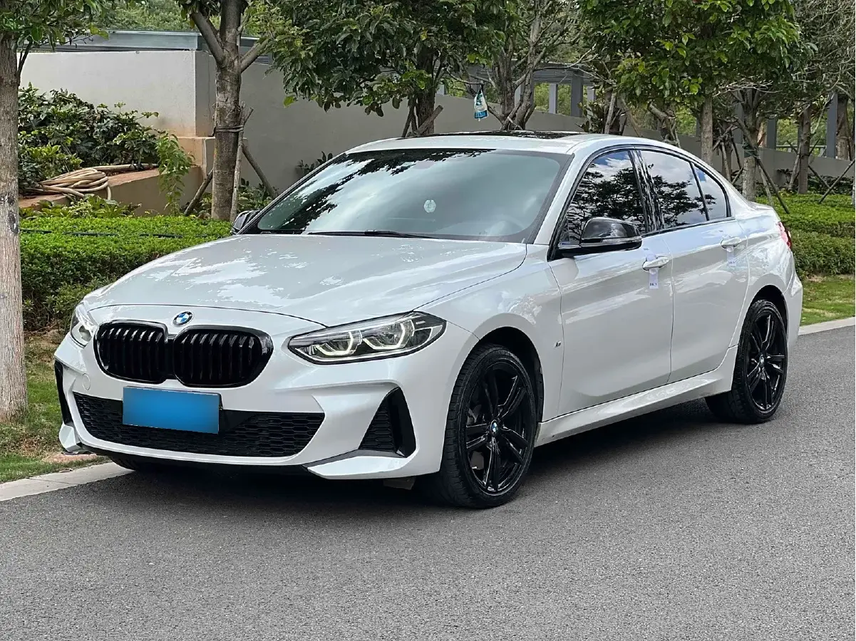 2022 BMW 1 Series 2.0T 192HP L4 7DCT