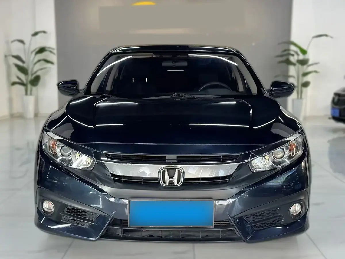2016 Honda Civic 1.0T 125HP L3 CVT