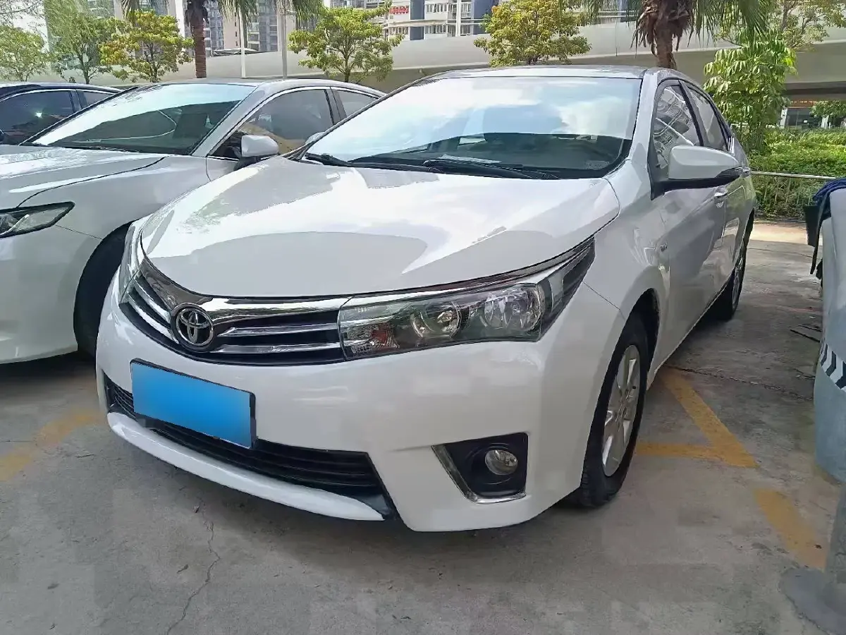 2014 Toyota Corolla 1.6L 122HP L4 CVT