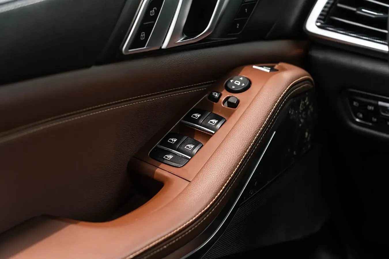 2020 BMW X5 3.0T 340HP L6 8AT,autocango,china used car exporter,china ev exporter,chinese used car exporter,chinese used ev exporter