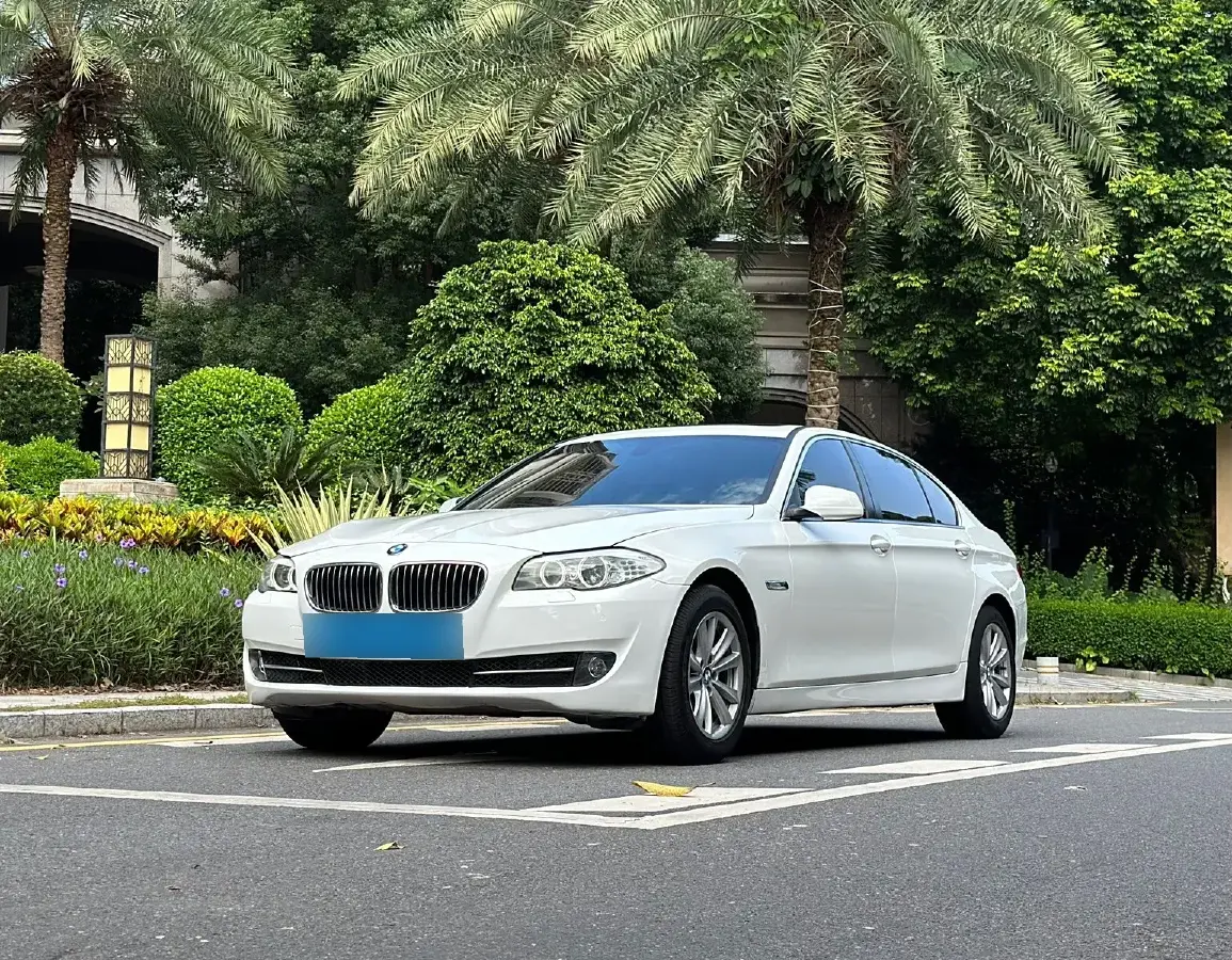 2013 BMW 5 Series 2.0T 218HP L4 8AT