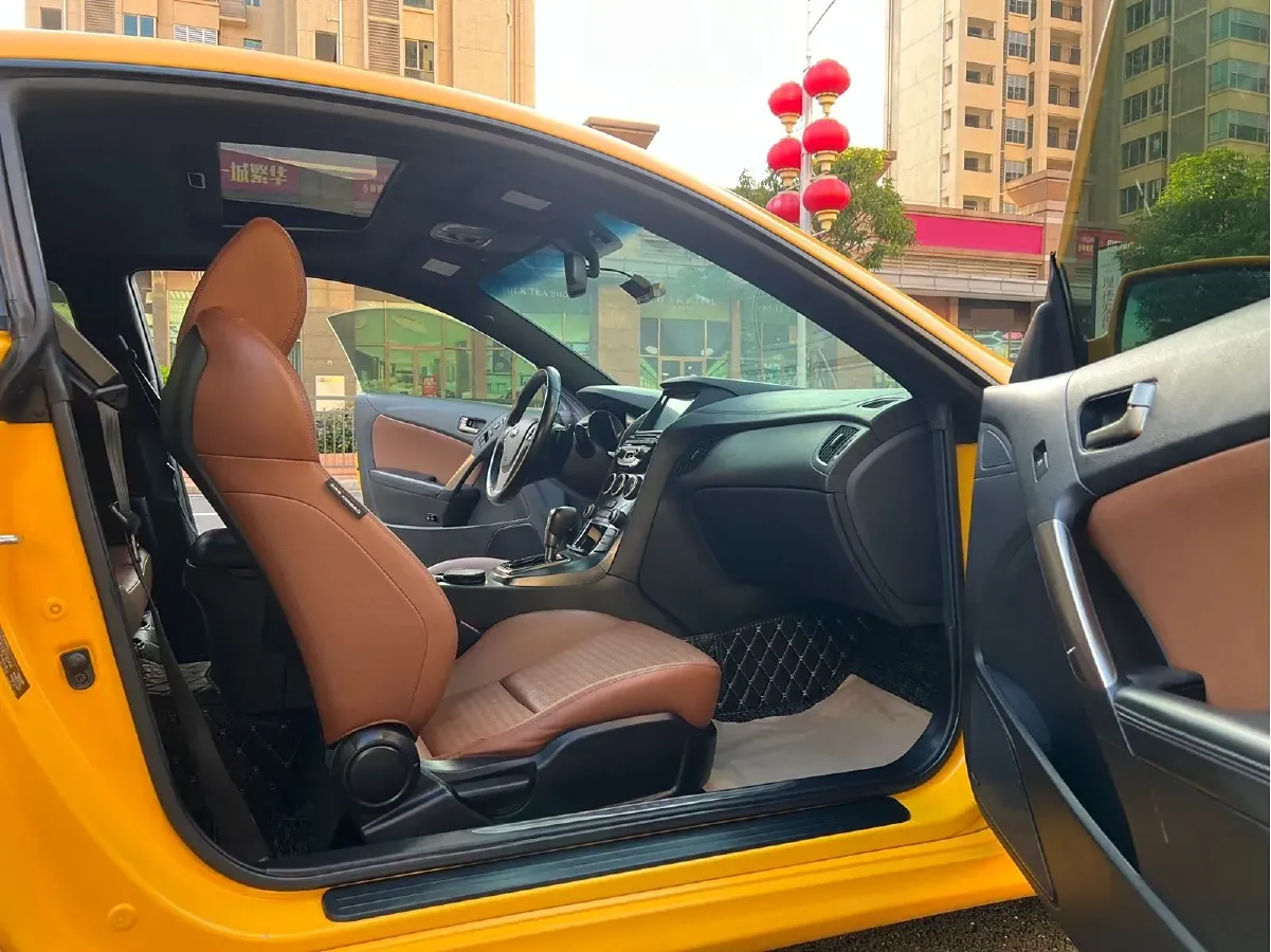 2012 Hyundai Rohens-Coupe 2.0T 260HP L4 8AT,autocango,china used car exporter,china ev exporter,chinese used car exporter,chinese used ev exporter
