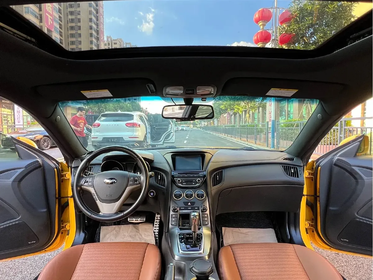 2012 Hyundai Rohens-Coupe 2.0T 260HP L4 8AT,autocango,china used car exporter,china ev exporter,chinese used car exporter,chinese used ev exporter