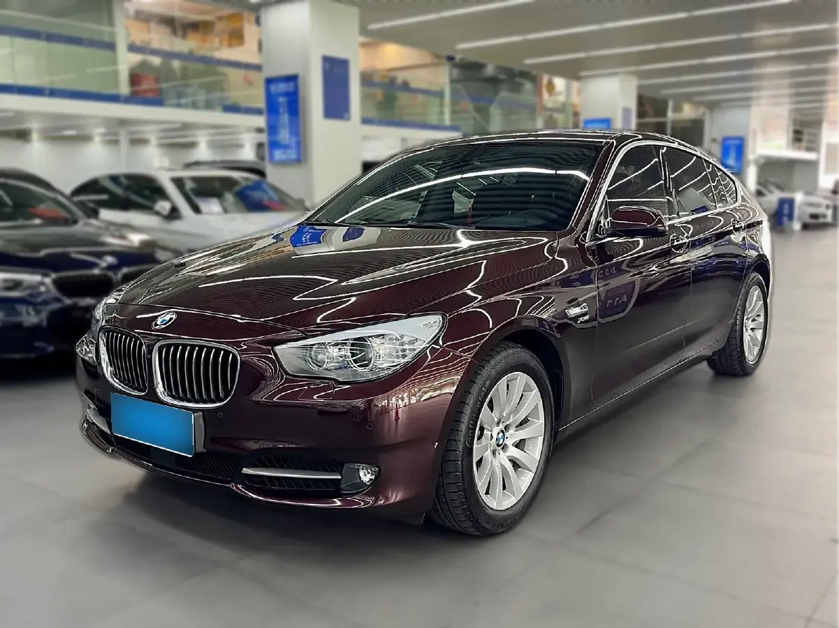 2013 BMW 5 Series GT 3.0T 306HP L6 8AT