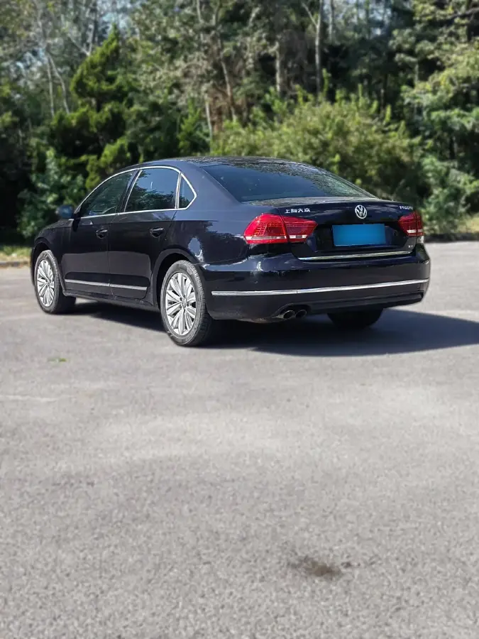 2011 Volkswagen Passat 1.8T 160HP L4 7DCT