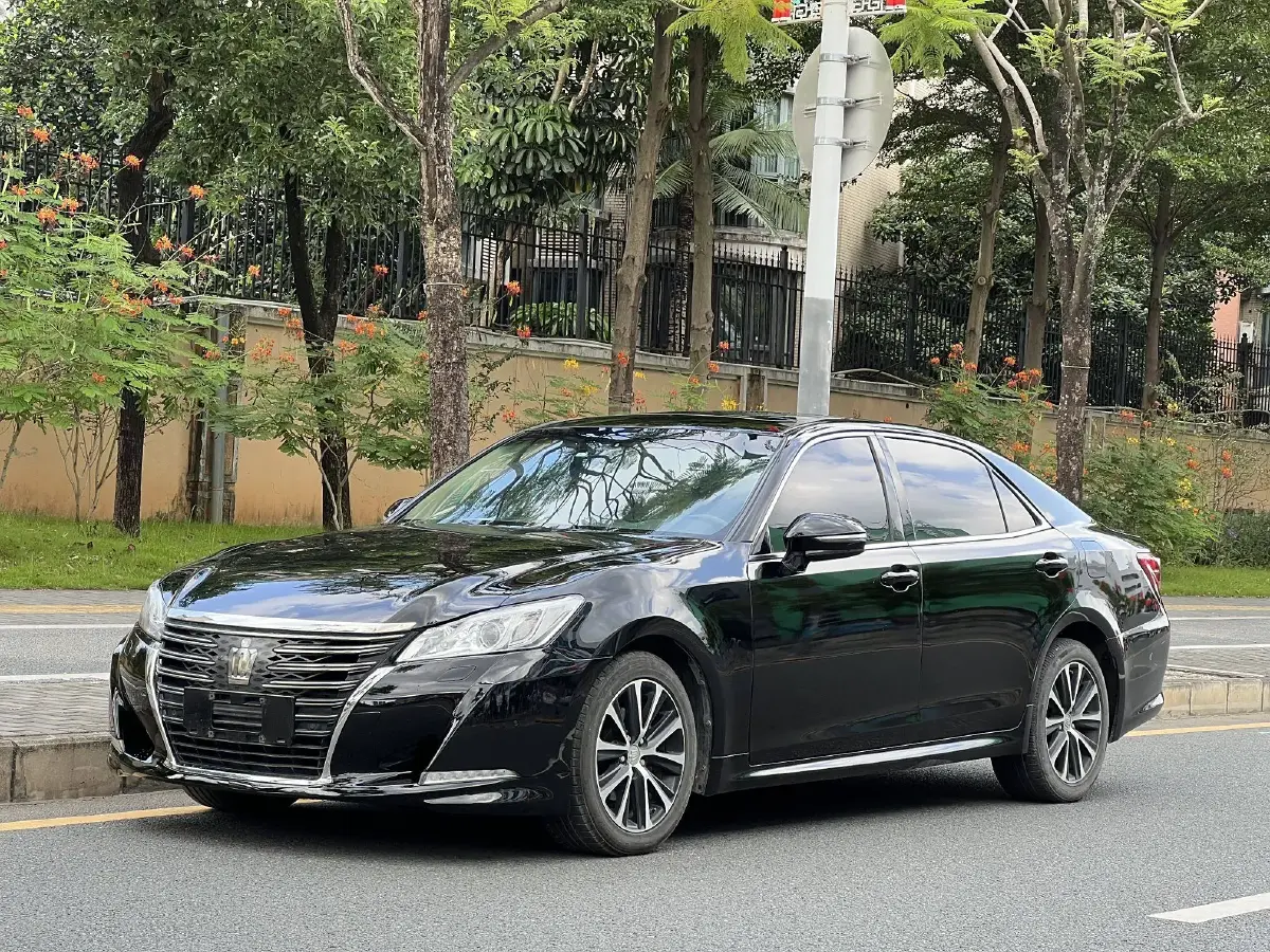 2018 Toyota Crown 2.0T 235HP L4 8AT