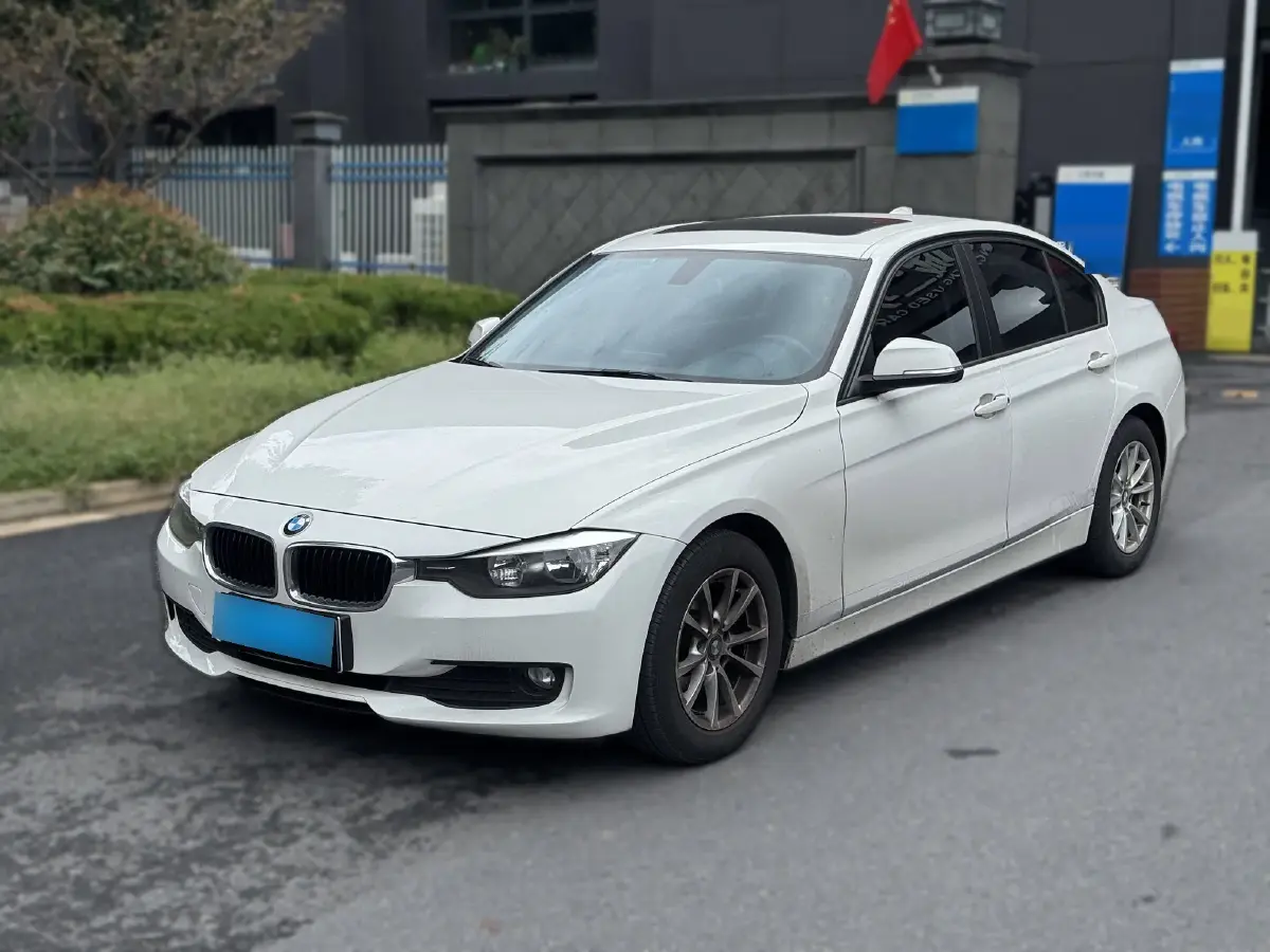 2015 BMW 3 Series 1.6T 136HP L4 8AT