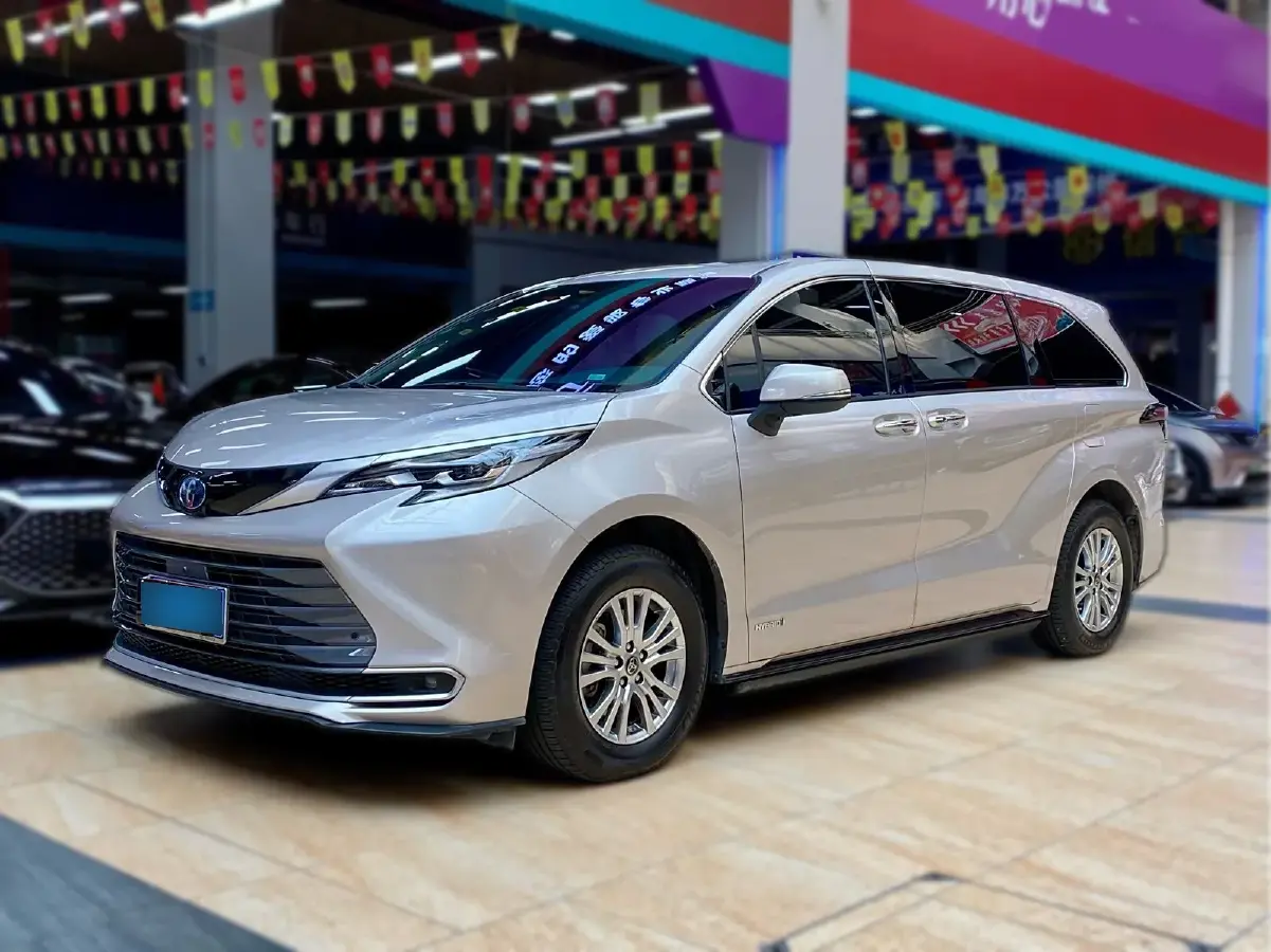 2021 Toyota Sienna 2.5L 192HP L4 E-CVT Hybrid