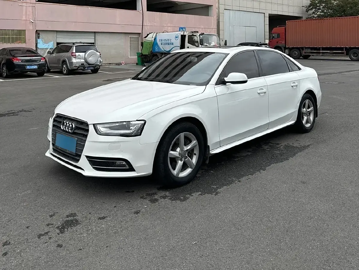 2013 Audi A4L 2.0T 180HP L4 CVT